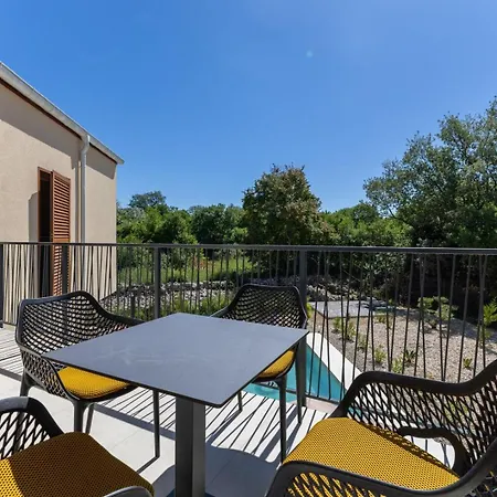 Olive Court Kras Villa Dobrinj