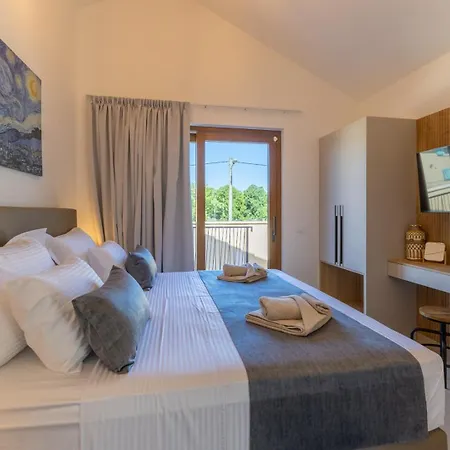 Olive Court Kras Villa Dobrinj