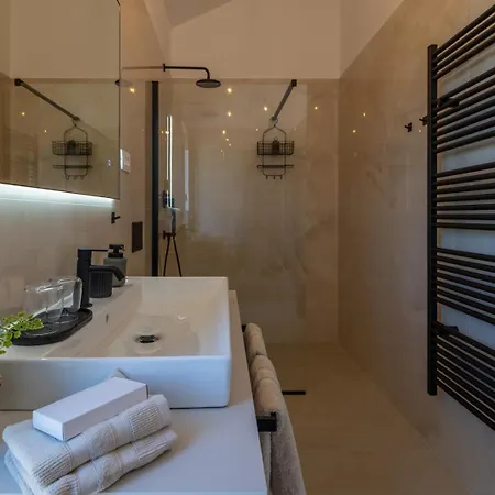 Olive Court Kras Dobrinj