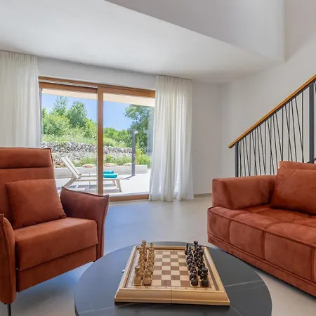 Olive Court Kras Villa *