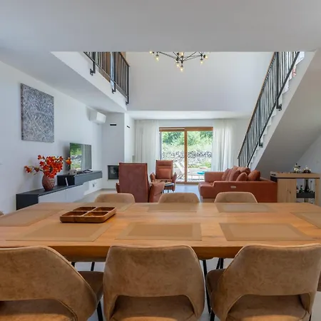 Olive Court Kras Dobrinj