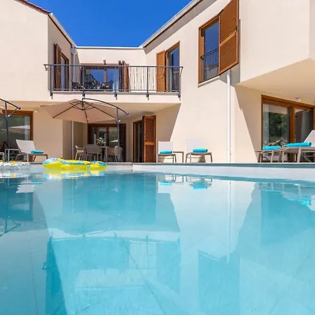 Villa Olive Court Kras Dobrinj